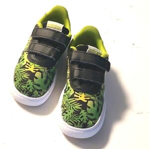 adidas canavs sneakers